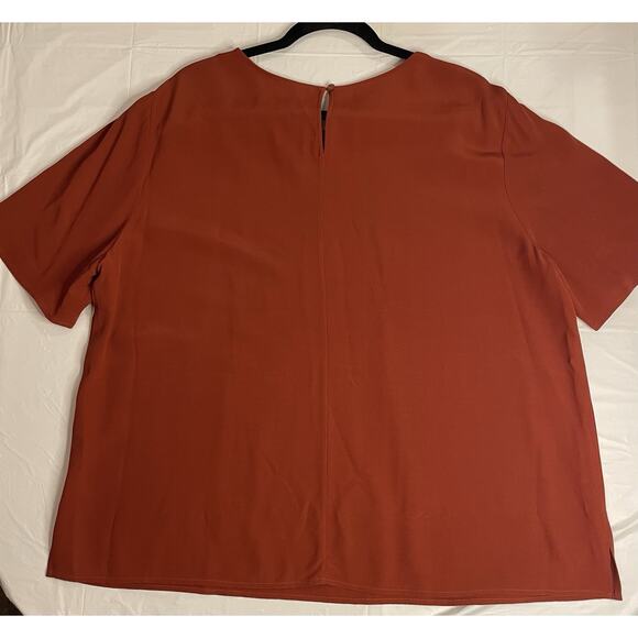 Eileen Fisher Lightweight Viscose Paprika Ballet Neck Top Large $178 KeyholeBack - Picture 5 of 6